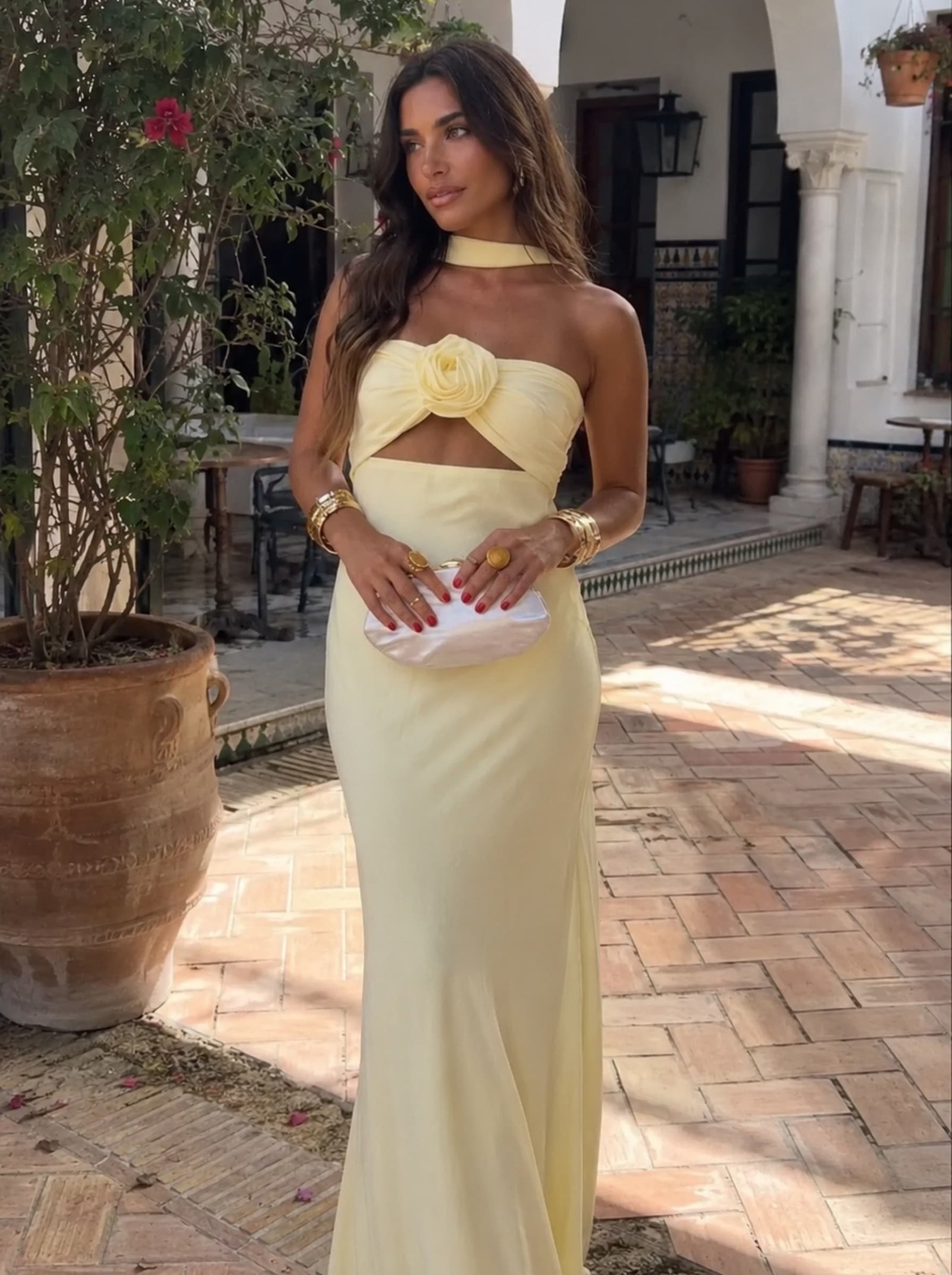 Maxi halter haljina s cvjetnom aplikacijom
